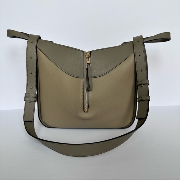 Loewe Small Hammock Bag in Classic Calfskin Tricolor Clay Green/Dusty Beige - Picture 7 of 15